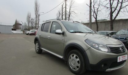 Renault Sandero 2011