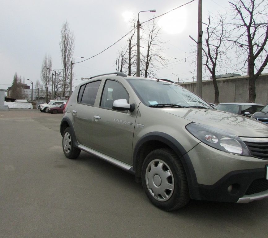 Renault Sandero 2011