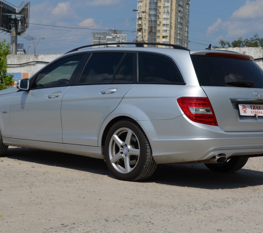 Mercedes-Benz C-Class 2011