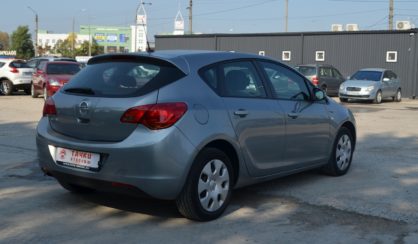 Opel Astra J 2010