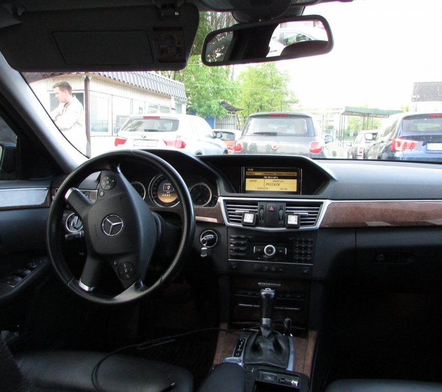 Mercedes-Benz E-Class 2011