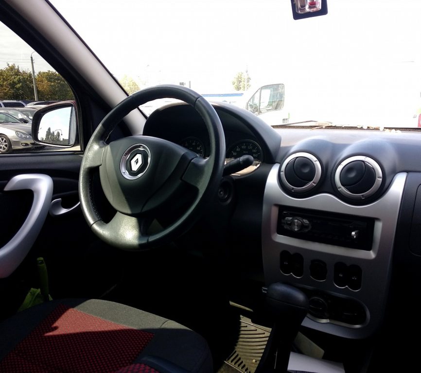 Renault Sandero 2012