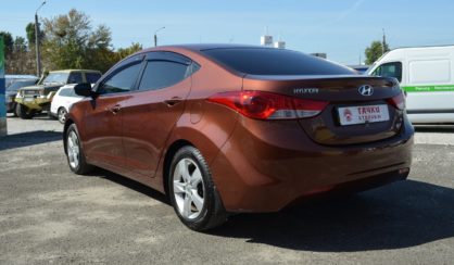 Hyundai Elantra 2012