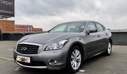 Infiniti Q70 2013