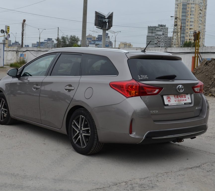 Toyota Auris 2014