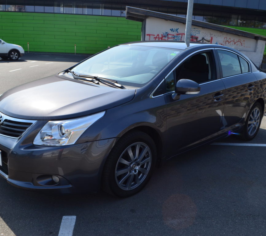 Toyota Avensis 2012