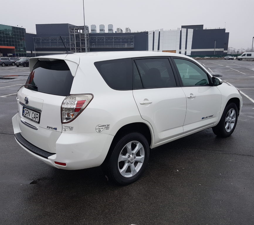 Toyota Rav 4 EV 2013