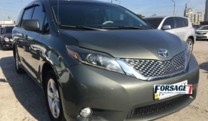 Toyota Sienna 2012