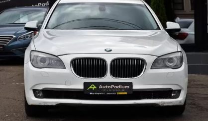 BMW 740 2011