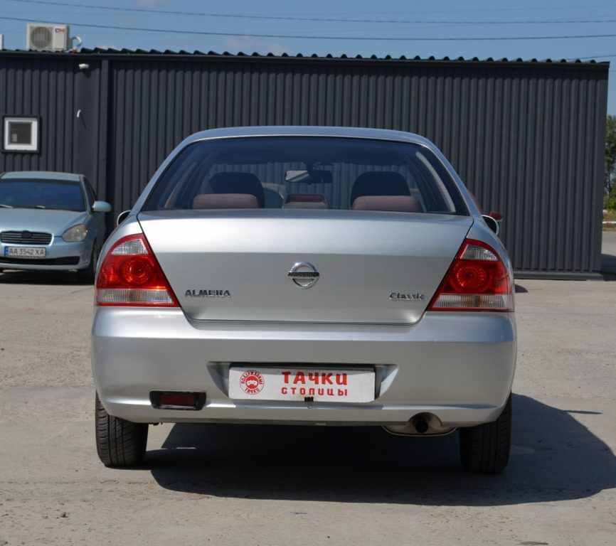 Nissan Almera 2010