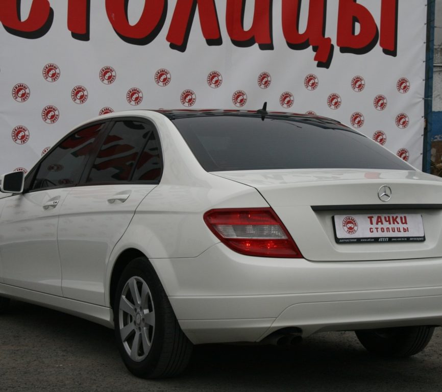 Mercedes-Benz C-Class 2011