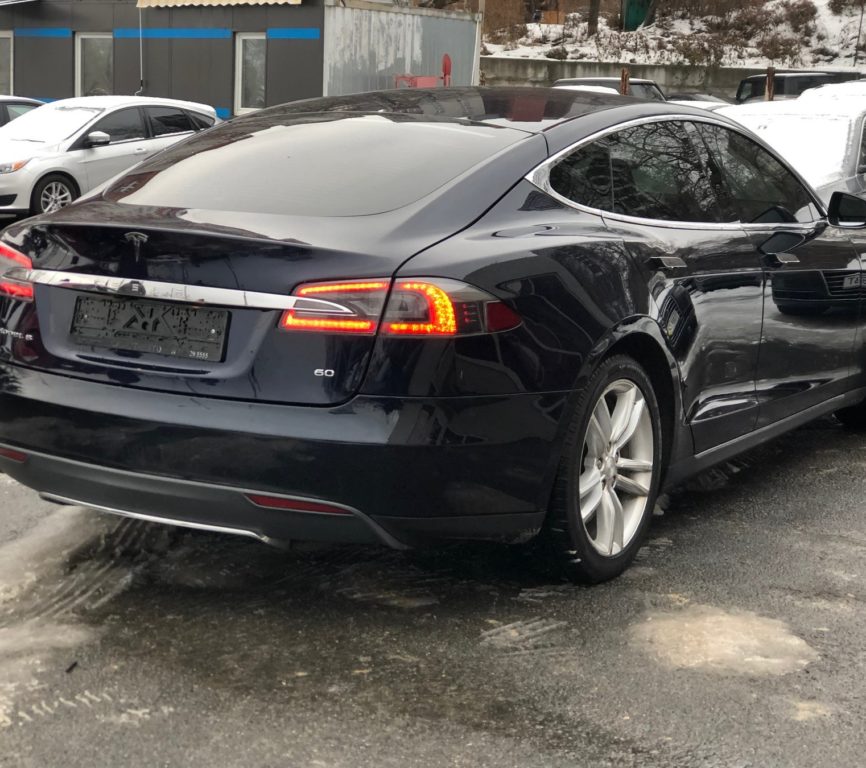 Tesla Model S 2013