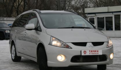 Mitsubishi Grandis 2011