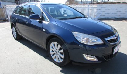 Opel Astra J 2011