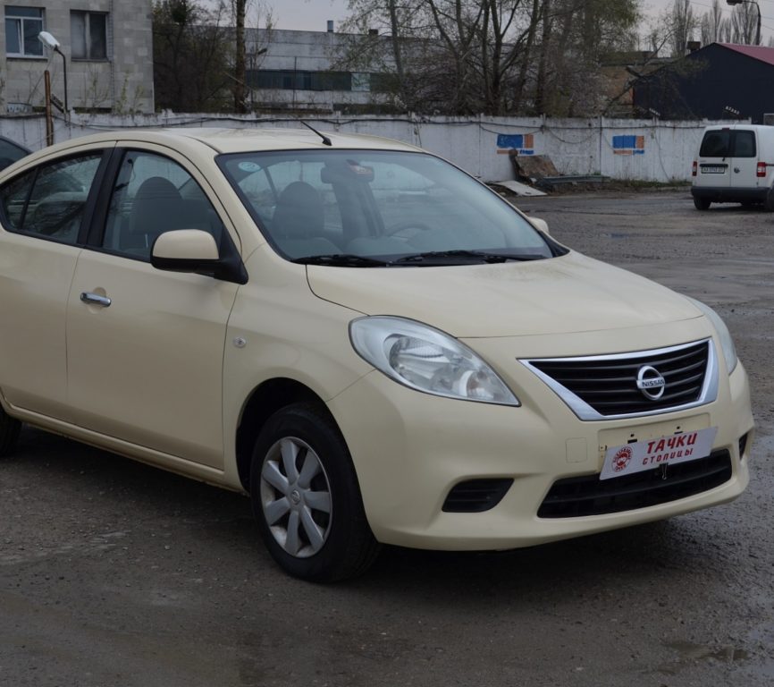 Nissan TIIDA 2014