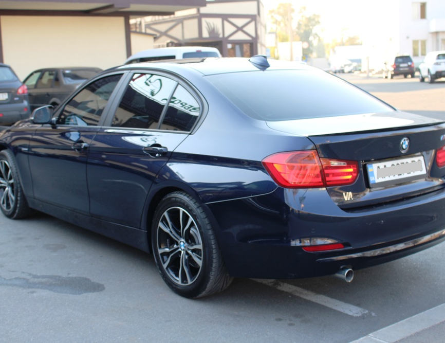 BMW 318 2012