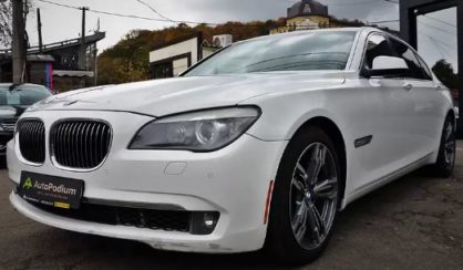 BMW 740 2011