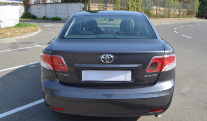 Toyota Avensis 2012