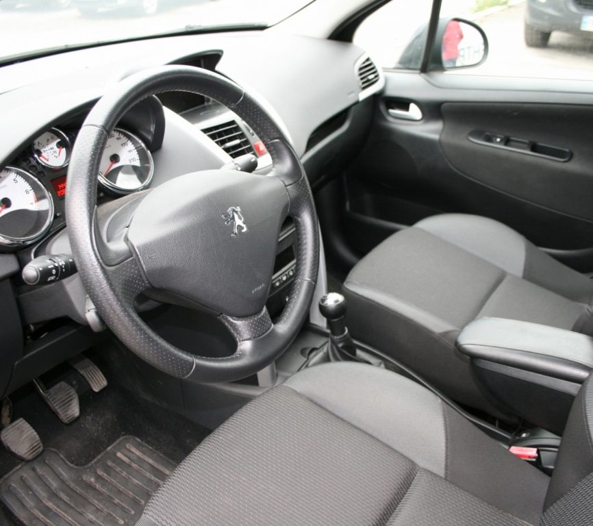 Peugeot 207 2011