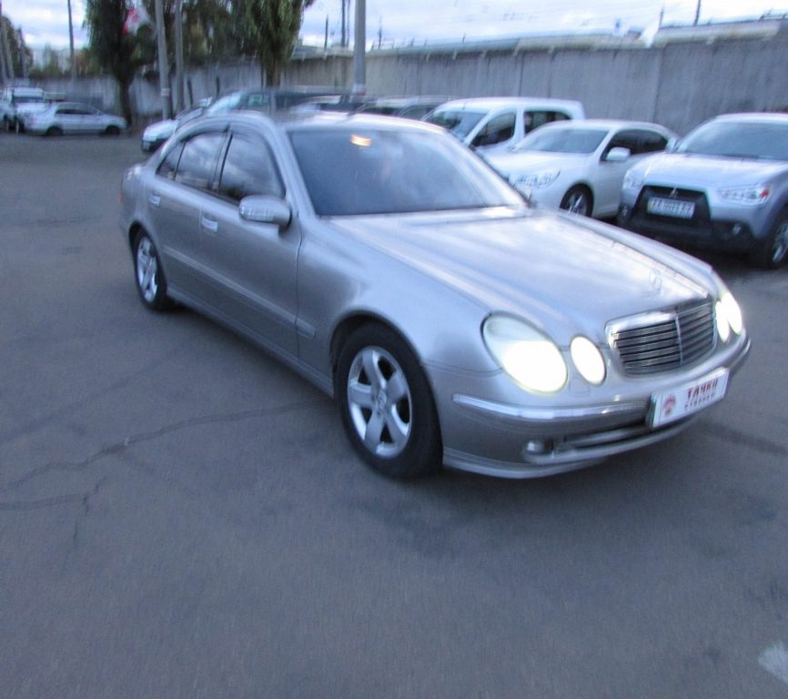 Mercedes-Benz E-Class 2005