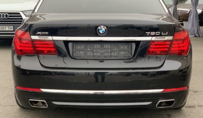 BMW 750 2012