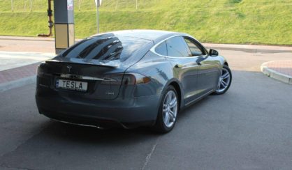 Tesla Model S 2013