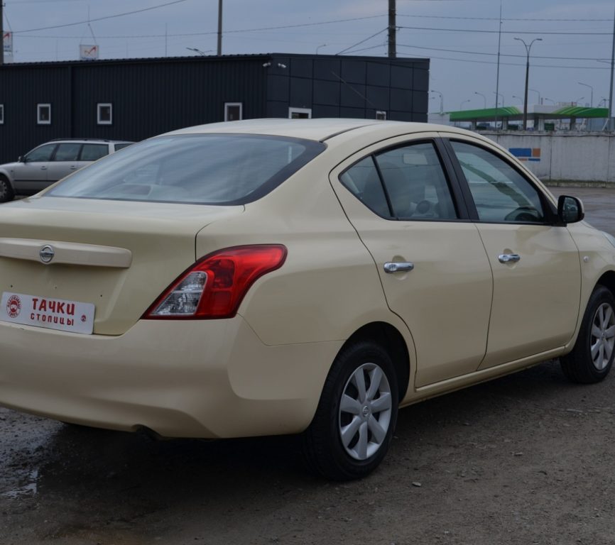 Nissan TIIDA 2014