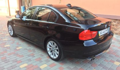 BMW 328 2011