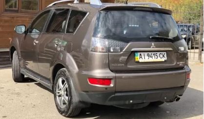 Mitsubishi Outlander XL 2010