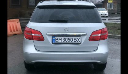 Mercedes-Benz B 180 2012