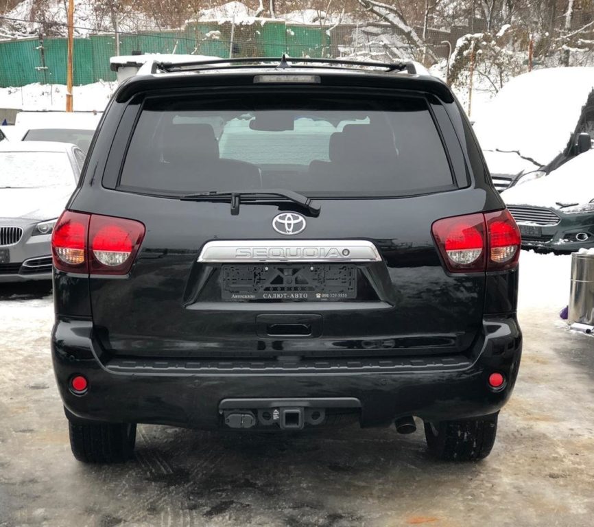 Toyota Sequoia 2018