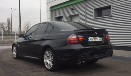 BMW 330 2006