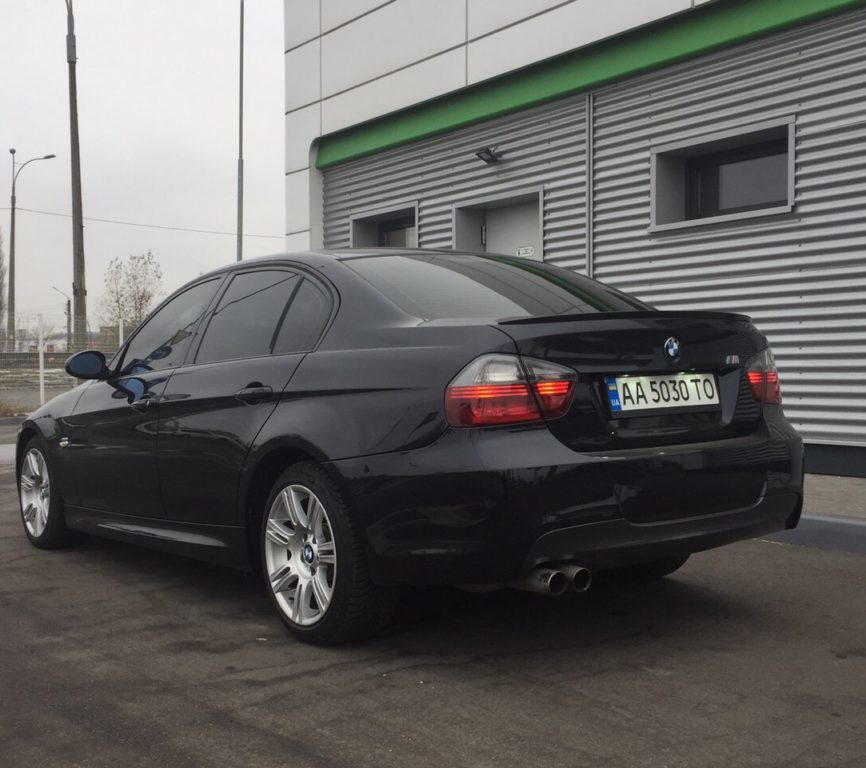 BMW 330 2006