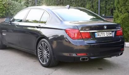 BMW 750 2012