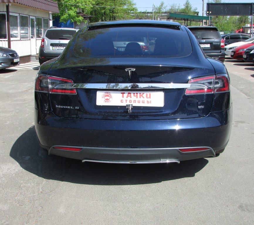 Tesla Model S 2014