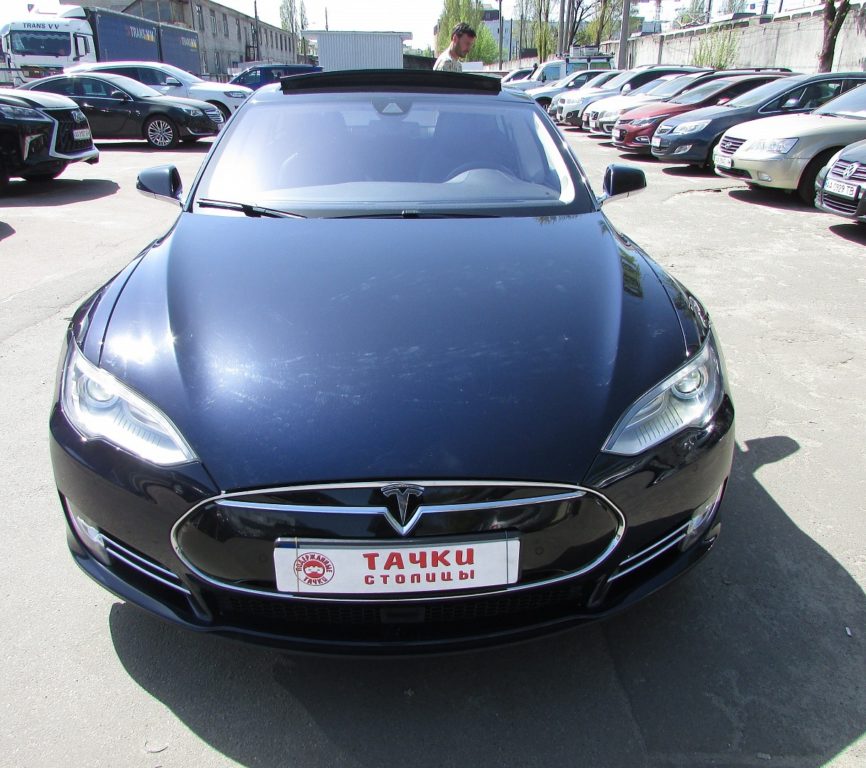 Tesla Model S 2014