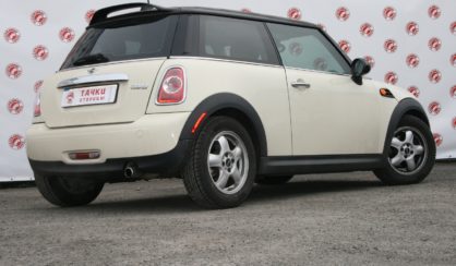 MINI Cooper 2010