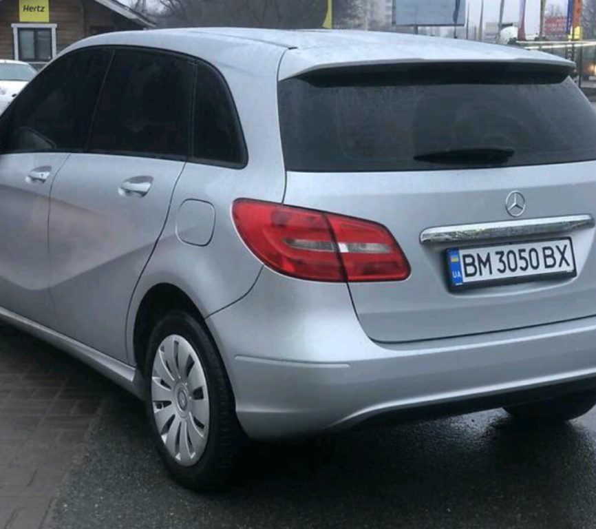 Mercedes-Benz B 180 2012