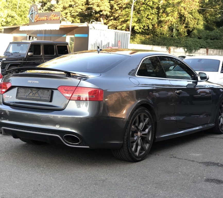 Audi RS5 2010