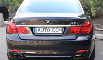 BMW 750 2012