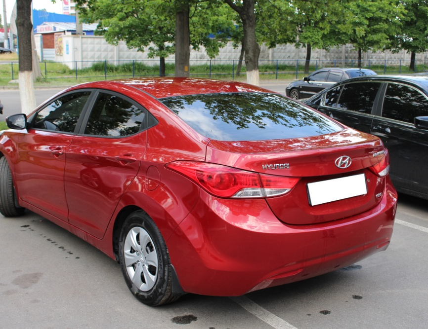 Hyundai Elantra 2012