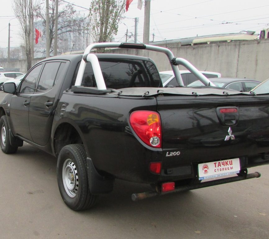 Mitsubishi L 200 2013