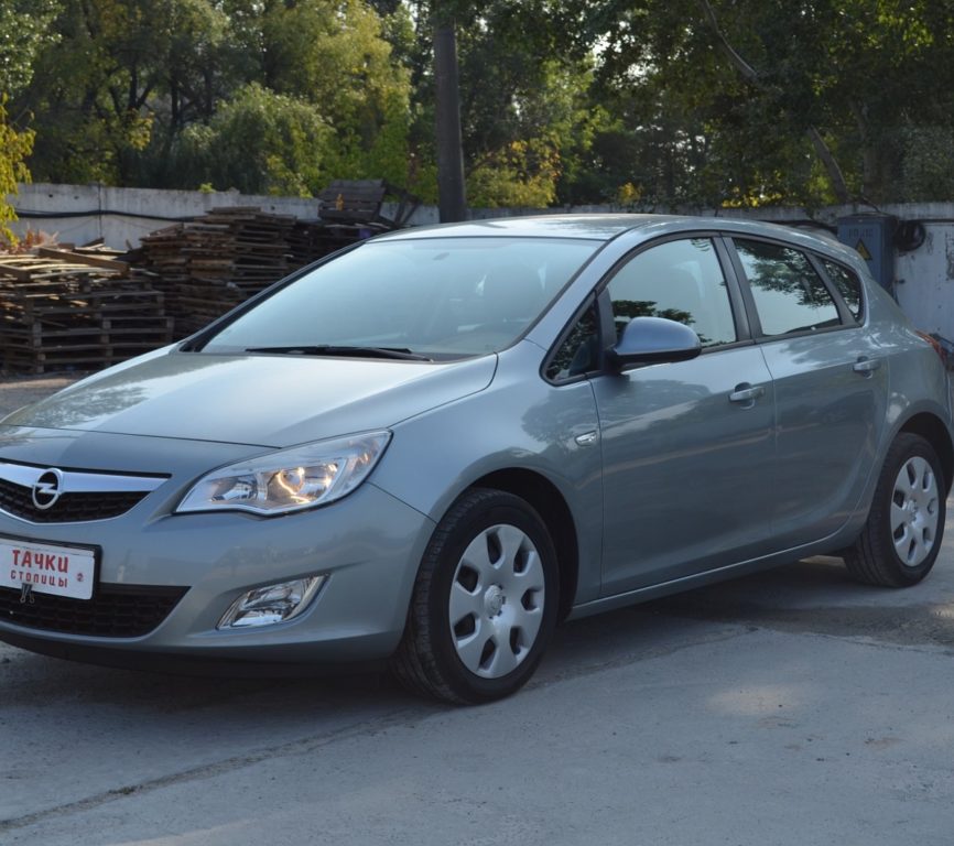 Opel Astra J 2010