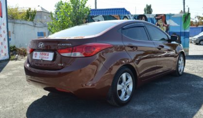 Hyundai Elantra 2012