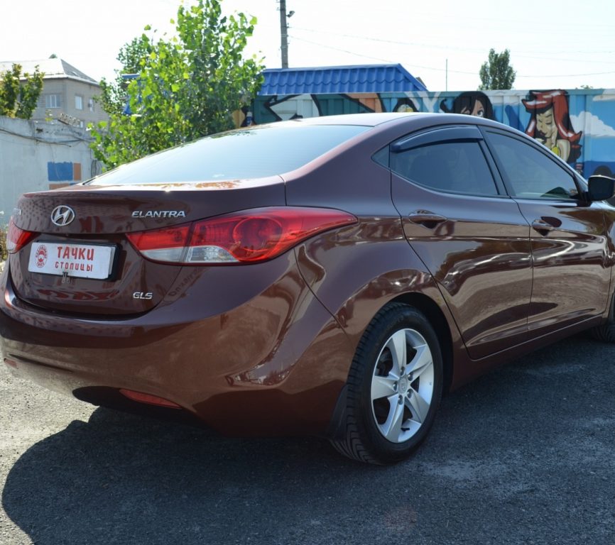 Hyundai Elantra 2012