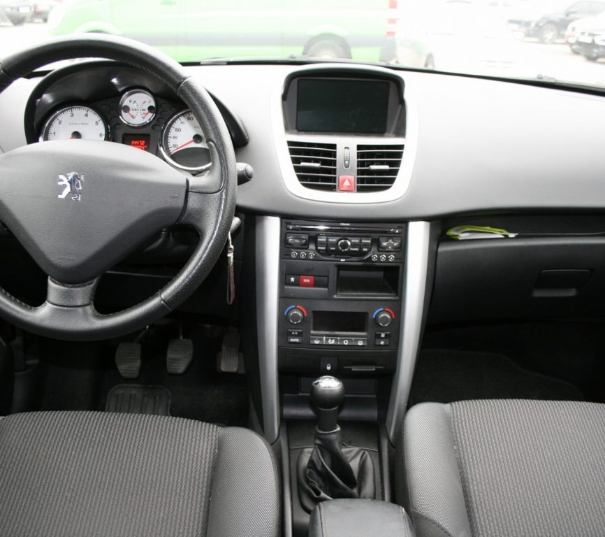 Peugeot 207 2011