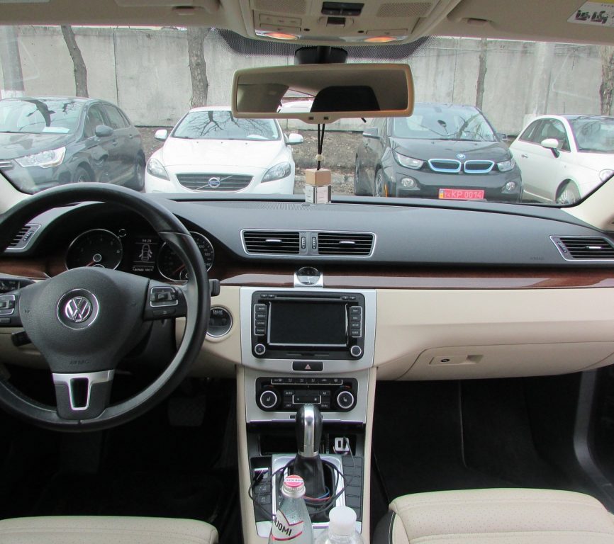 Volkswagen Passat CC 2011