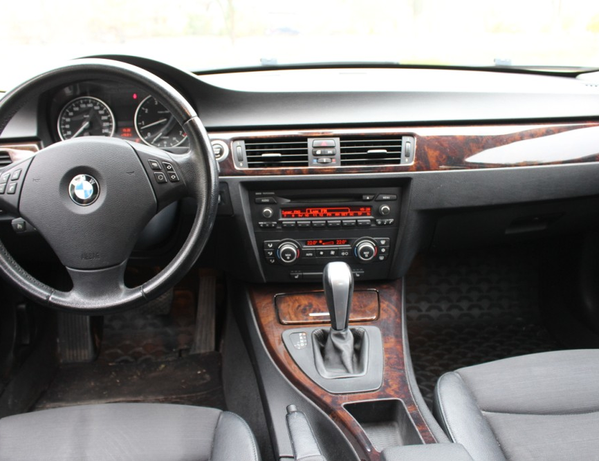 BMW 320 2008