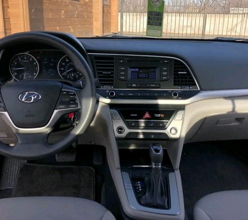 Hyundai Elantra 2017