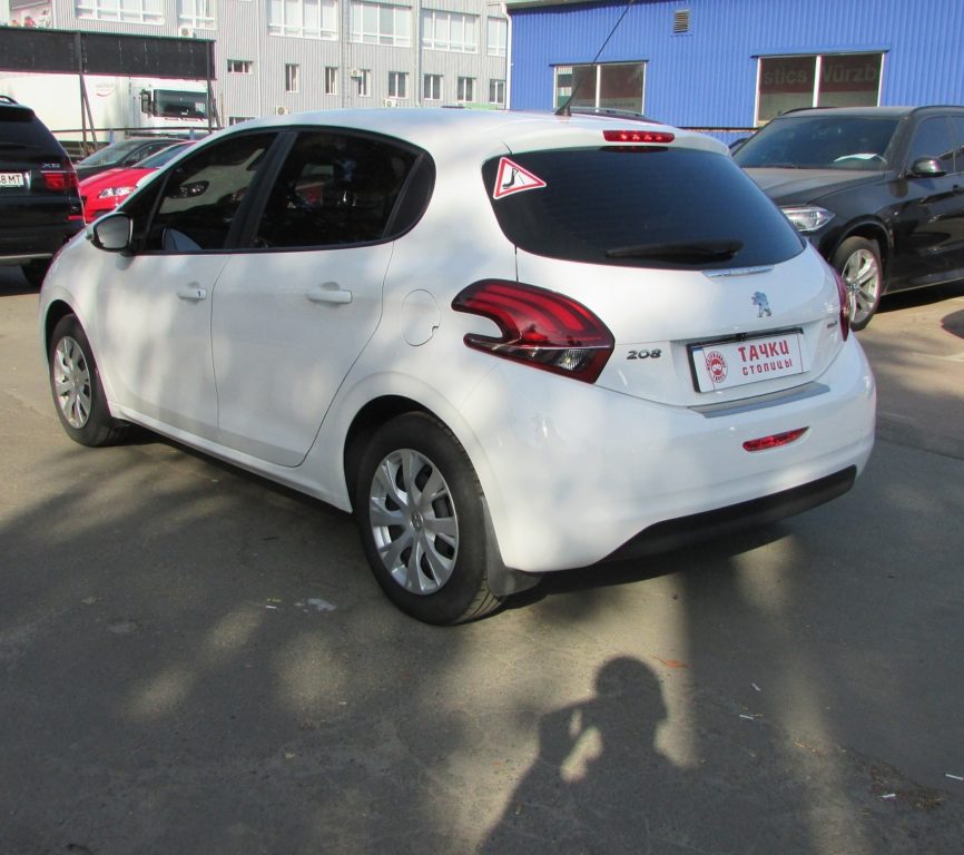 Peugeot 208 2016